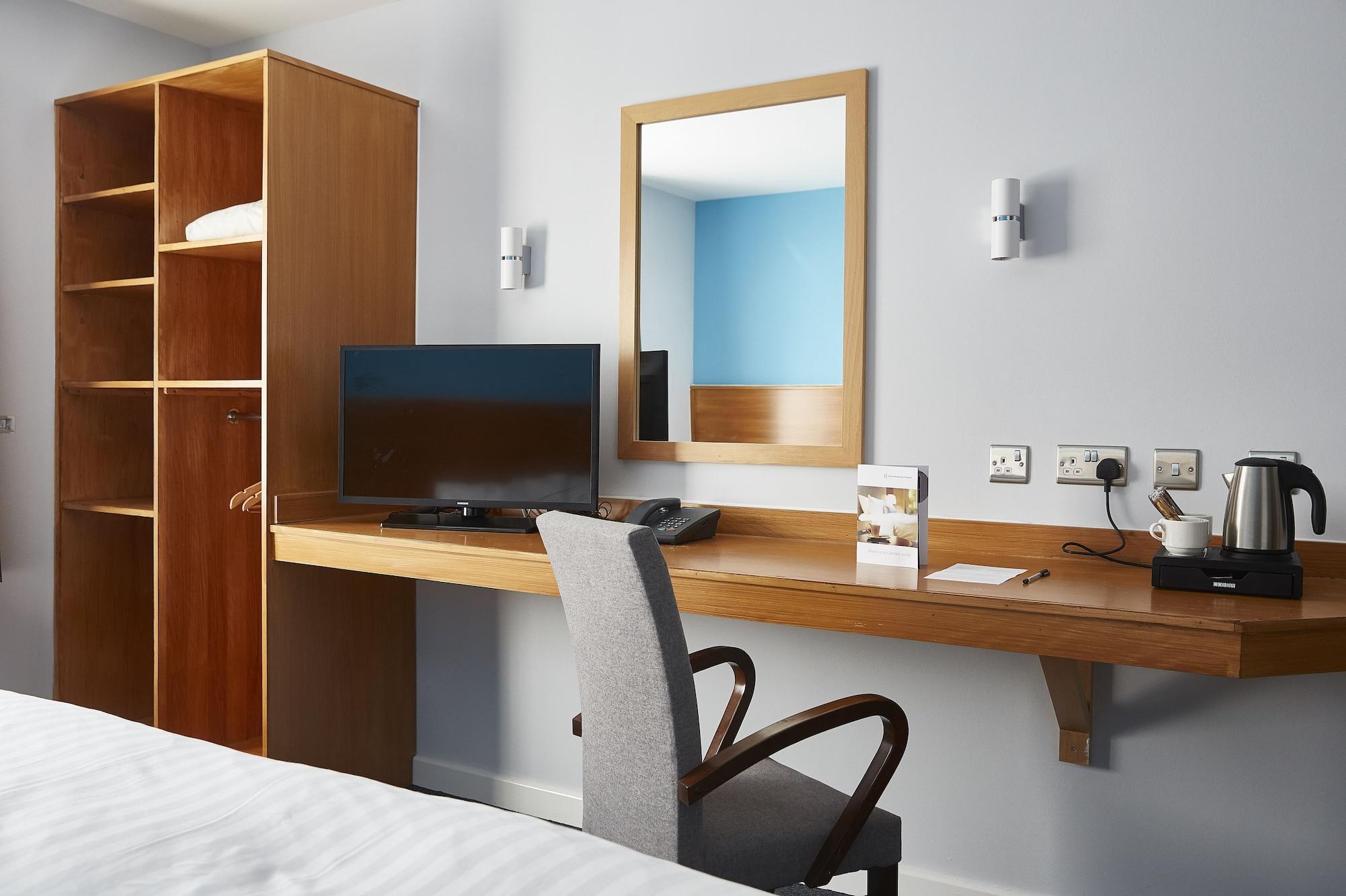 The Olympic Lodge Aylesbury  Ngoại thất bức ảnh