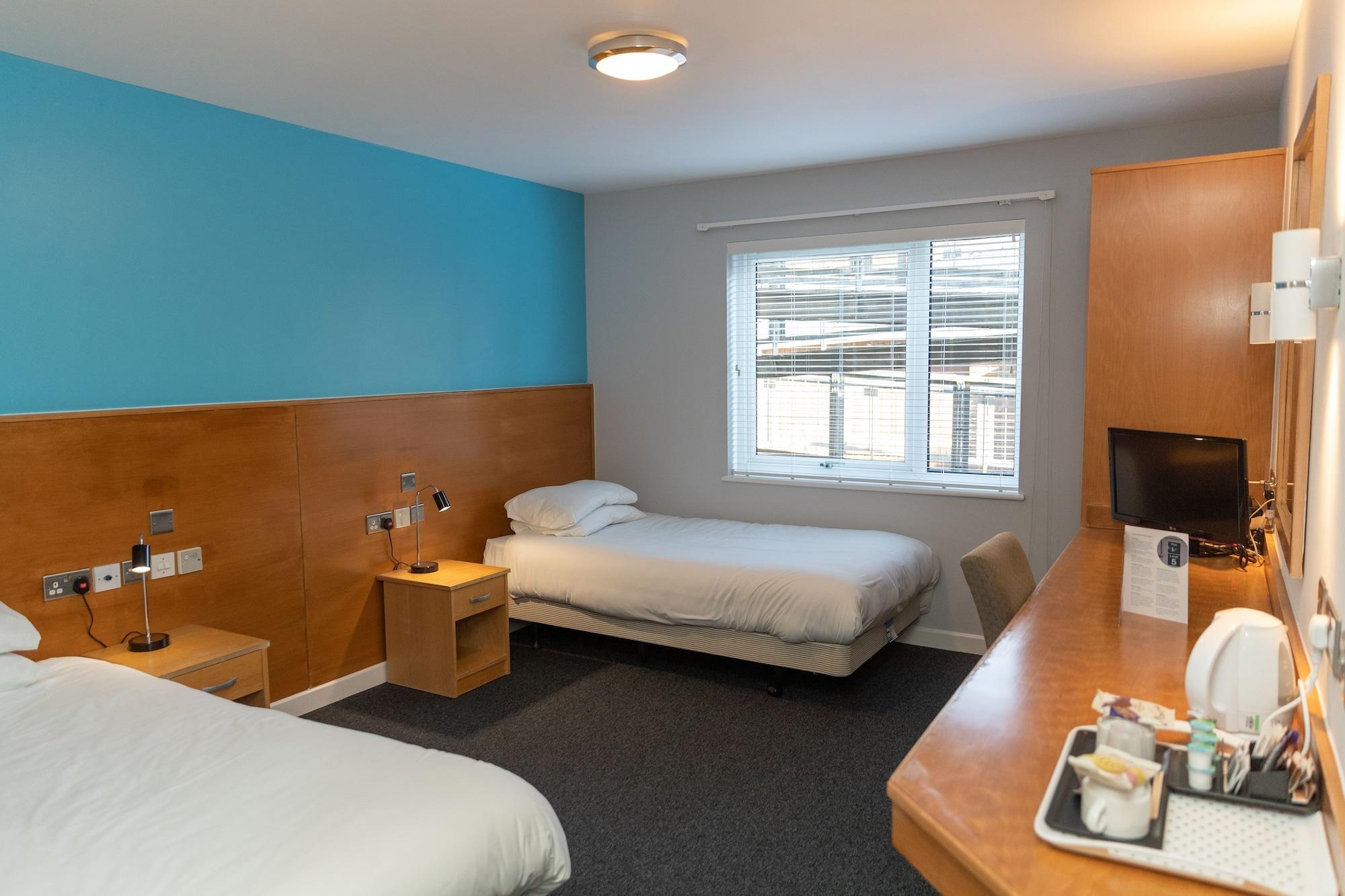The Olympic Lodge Aylesbury  Ngoại thất bức ảnh