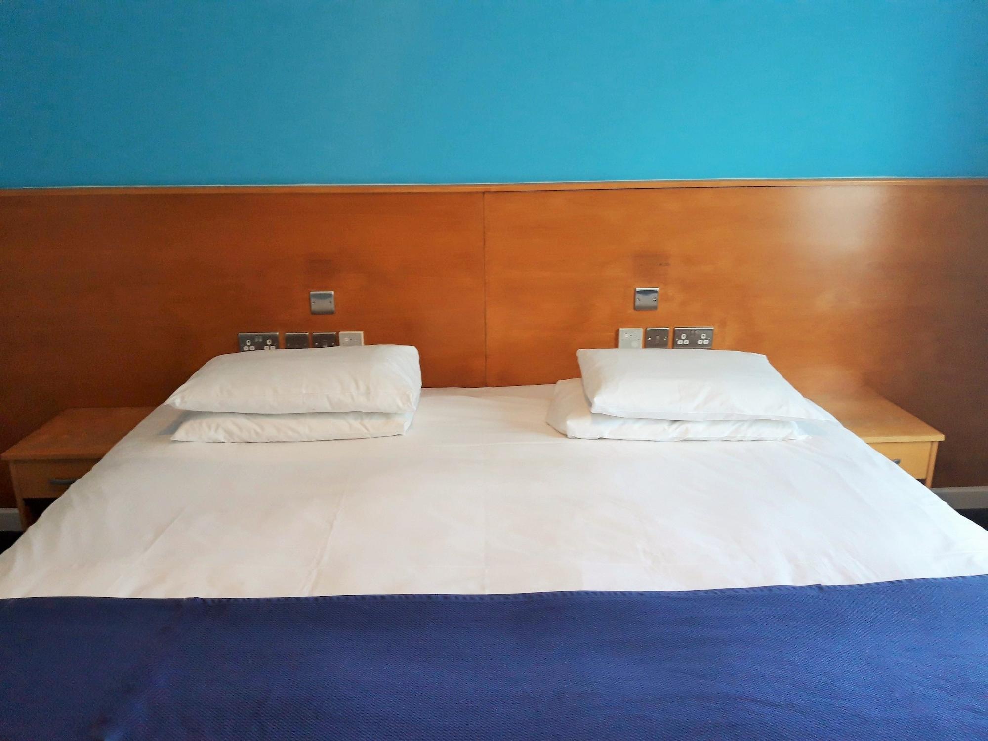 The Olympic Lodge Aylesbury  Ngoại thất bức ảnh
