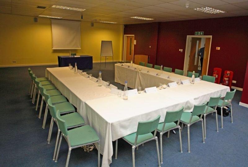 The Olympic Lodge Aylesbury  Ngoại thất bức ảnh