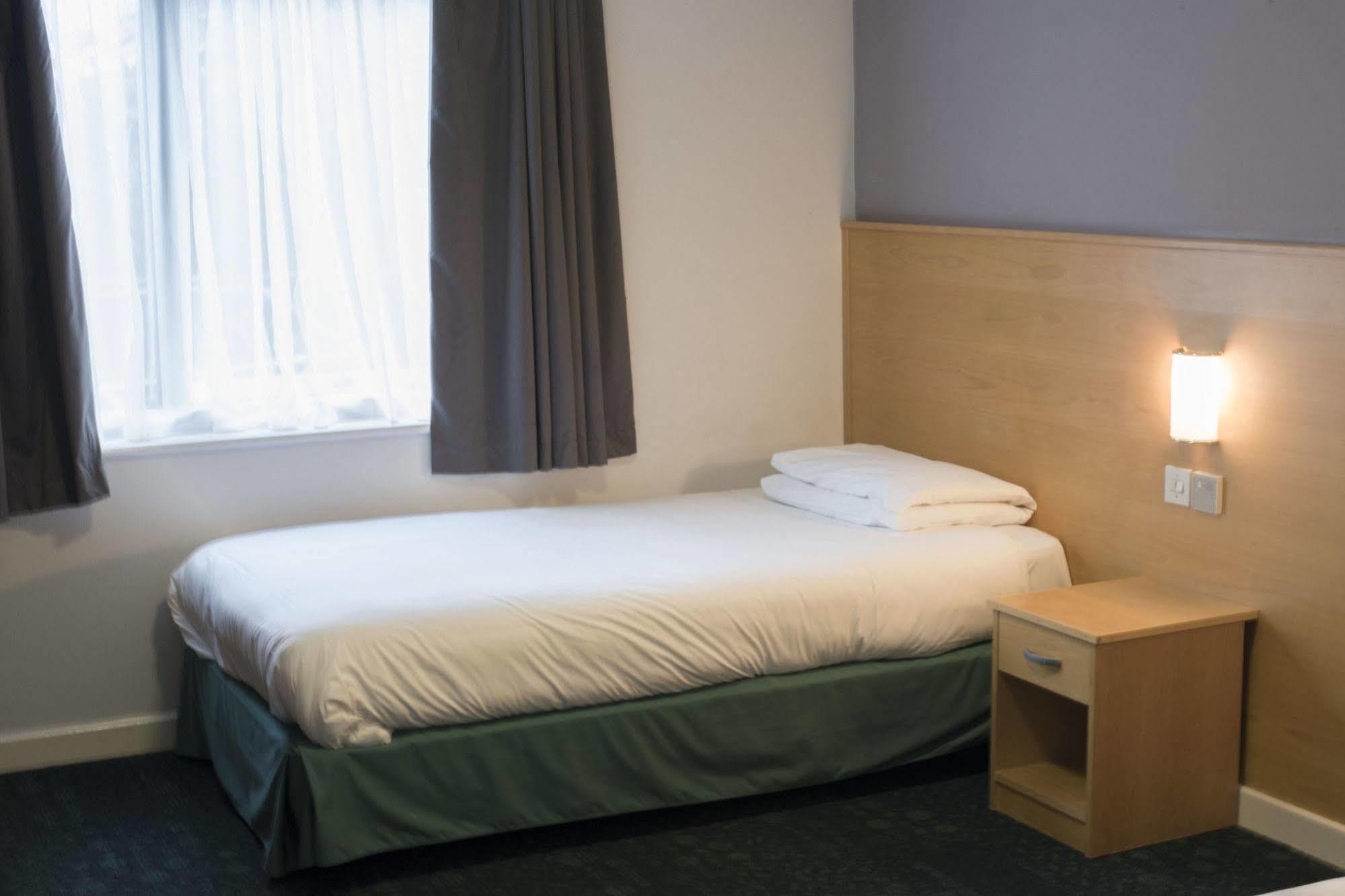 The Olympic Lodge Aylesbury  Ngoại thất bức ảnh