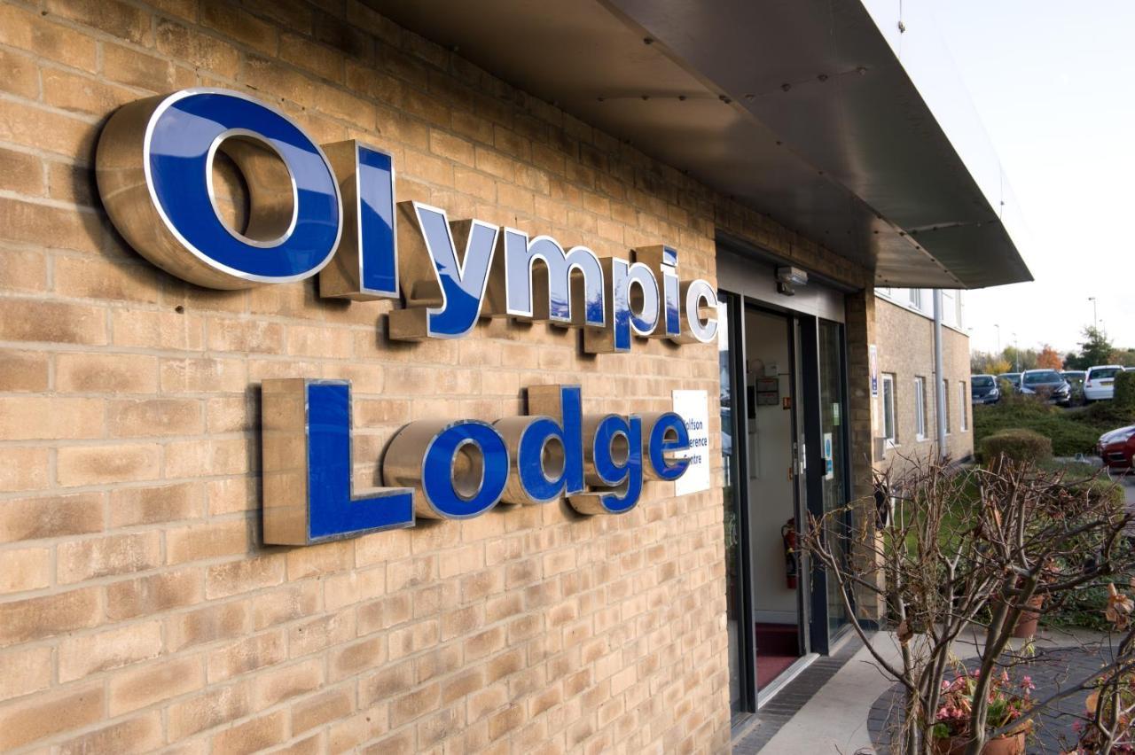 The Olympic Lodge Aylesbury  Ngoại thất bức ảnh